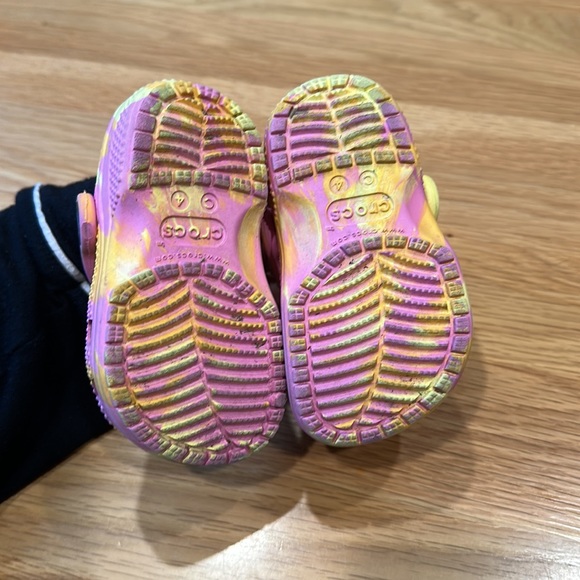 Cute pink and yellow toddler Crocs - Picture 3 of 3
